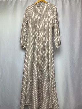 Vintage Womenʻs Hand Sewn Long Sleeved Neutral Polka Dot Muʻumuʻu Maxi Dress